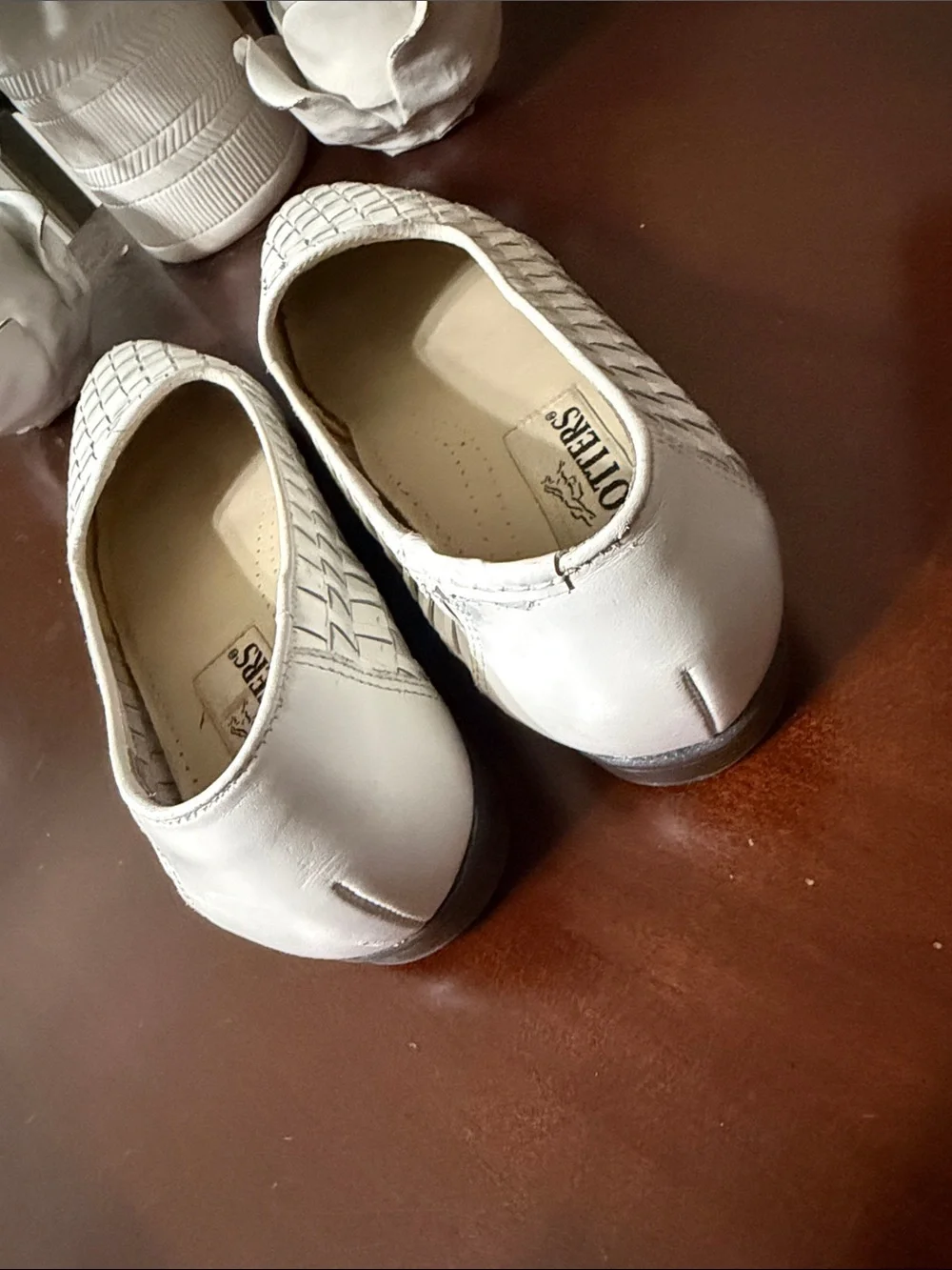 Trotters Size 7.5S (SLIM) Woven Leather Flats — Ivory White